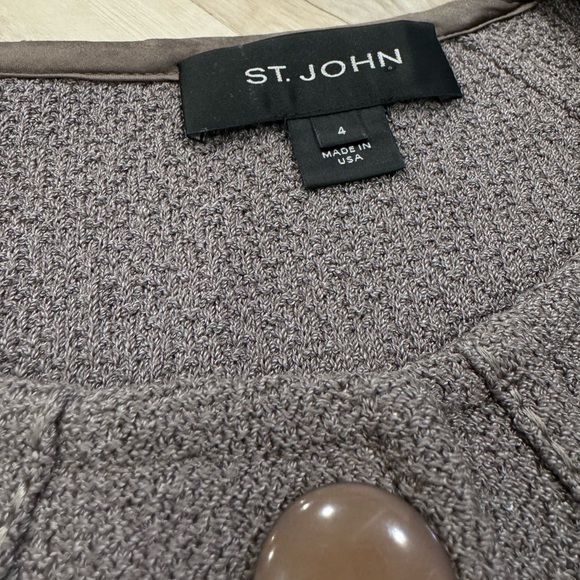 St. John Taupe/Brown Woman’s Blazer size 4, made in the USA - Picture 4 of 9
